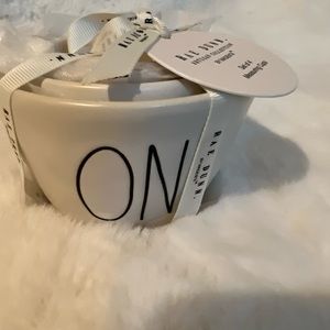 Rae Dunn Set of 4 Measuring Cups